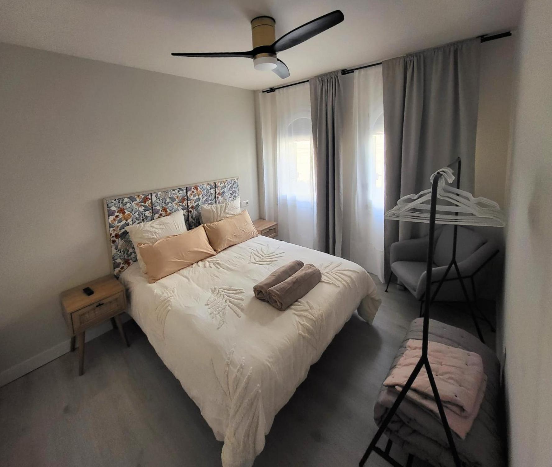 Apartamentos Crispin Candela 코렐라 외부 사진
